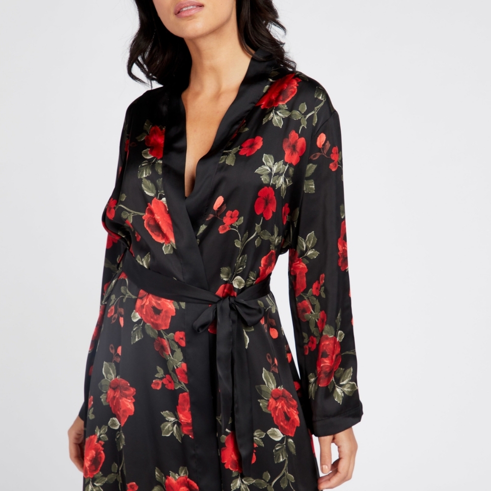 🌸 Kaisley Satin Rose Floral Robe – Elegance in Bloom Size    Small